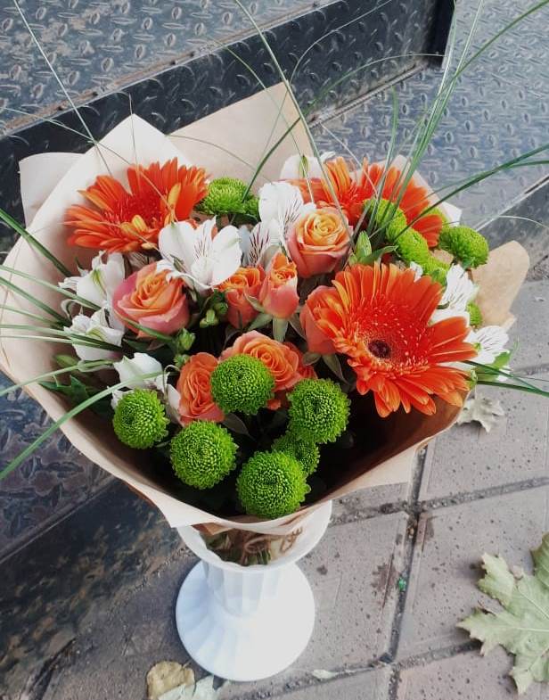 Букет цветов из: Герберы, Хризантемы, Альстромерии и Розы в Поселке дома отдыха Бекасово