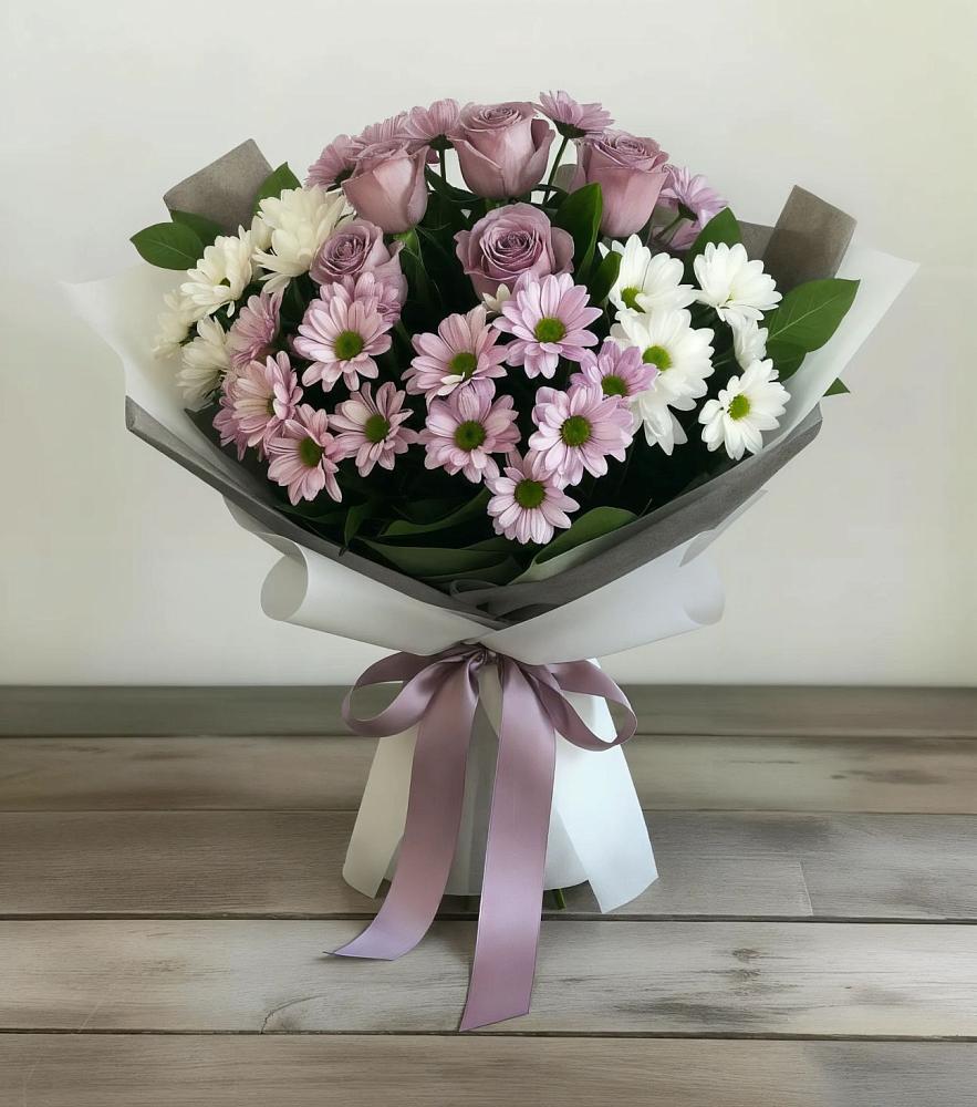 Букет цветов из: Хризантемы и Розы в Поселке дома отдыха Бекасово