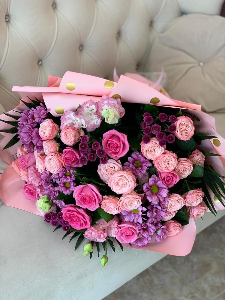 Букет цветов из: Хризантемы, Розы и Лизиантусы в Поселке дома отдыха Бекасово