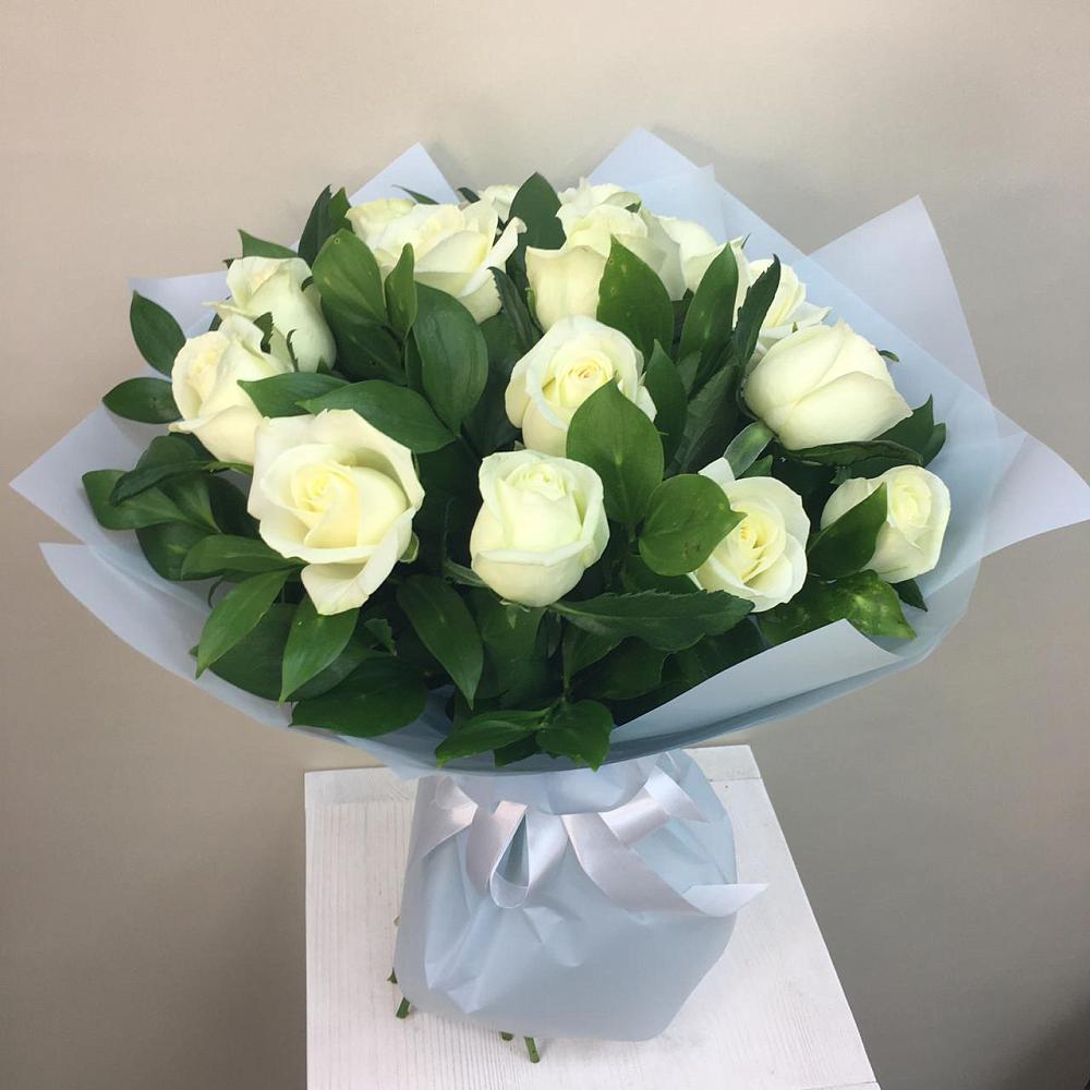 Букет 15 Белых роз Проуд в Поселке дома отдыха Бекасово