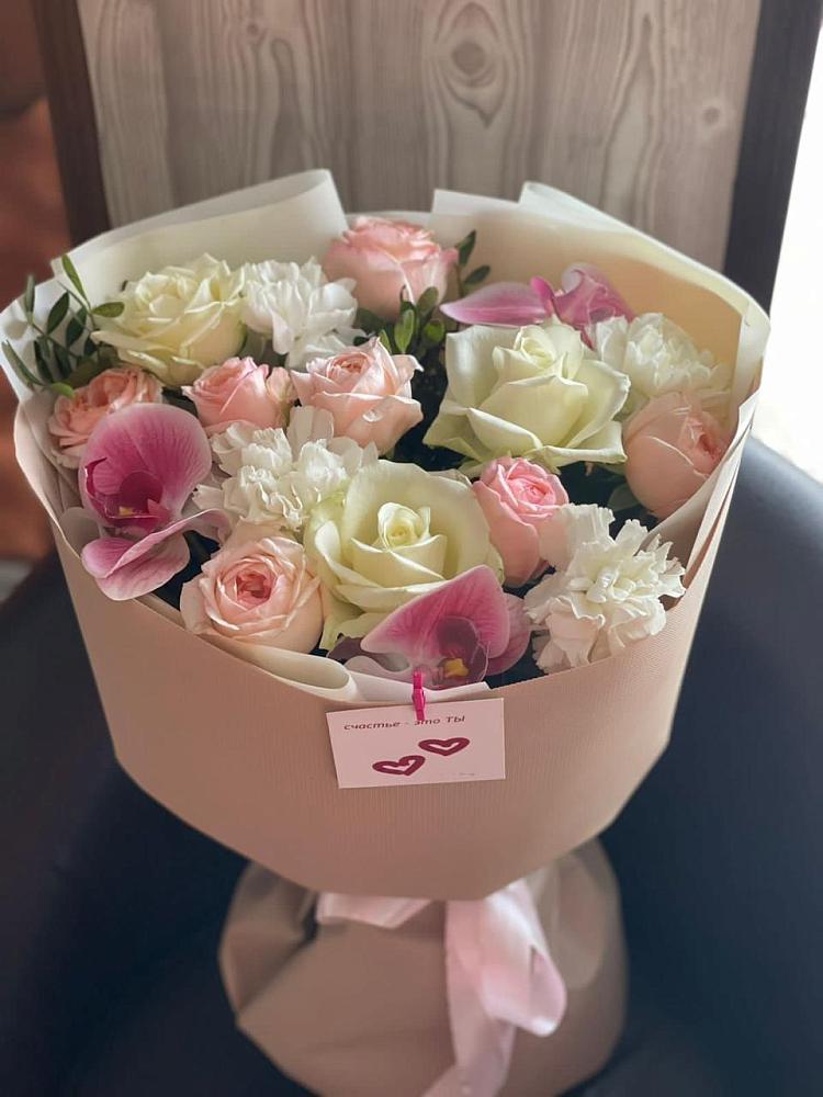 Букет цветов из: Орхидеи, Розы и Гвоздики в Поселке дома отдыха Бекасово