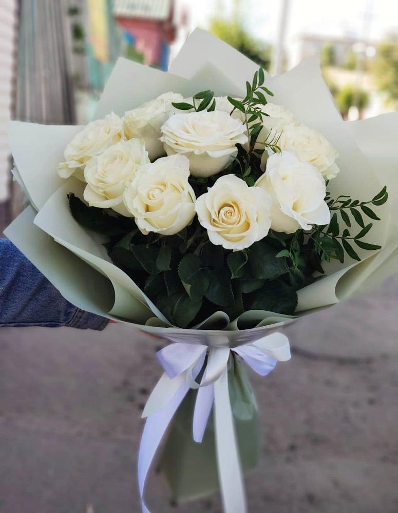 Букет Белые розы Проуд в Поселке дома отдыха Бекасово