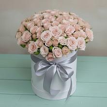 Цветочная композиция из Розы в шляпной коробке в Поселке дома отдыха Бекасово