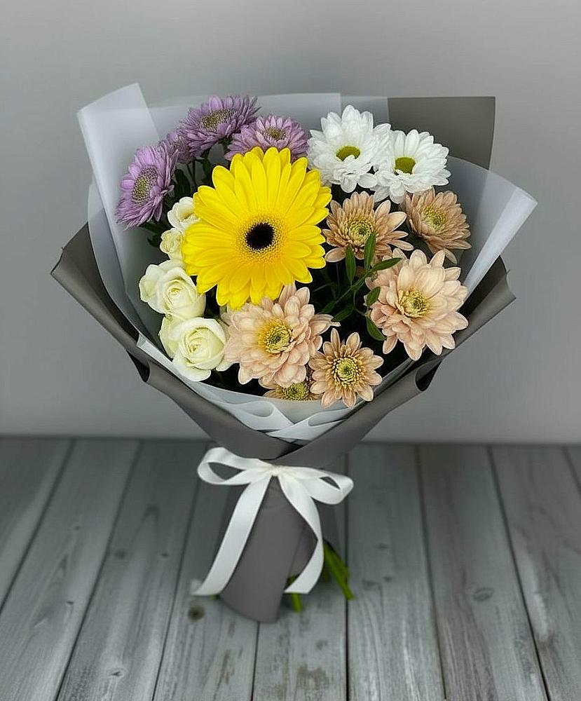 Букет цветов из: Розы, Герберы и Хризантемы в Поселке дома отдыха Бекасово