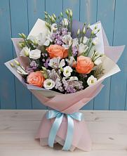 Букет цветов из:  Лизиантусы, Розы, Альстромерии и Гипсофила в Поселке дома отдыха Бекасово