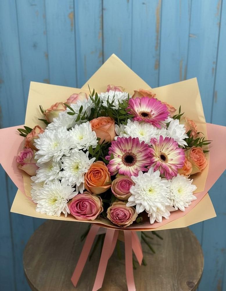 Букет цветов из: Розы, Герберы и Хризантемы в Поселке дома отдыха Бекасово