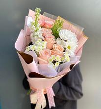 Букет цветов из:  Хризантемы и Розы в Поселке дома отдыха Бекасово