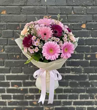 Букет цветов из:  Герберы и Хризантемы в Поселке дома отдыха Бекасово