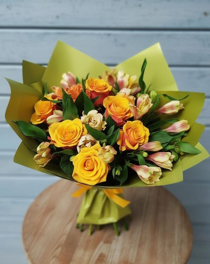 Букет цветов из: Альстромерии и Розы в Поселке дома отдыха Бекасово