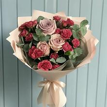 Букет цветов из:  Гвоздики и Розы в Поселке дома отдыха Бекасово