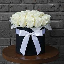 Цветочная композиция из Розы в шляпной коробке в Поселке дома отдыха Бекасово