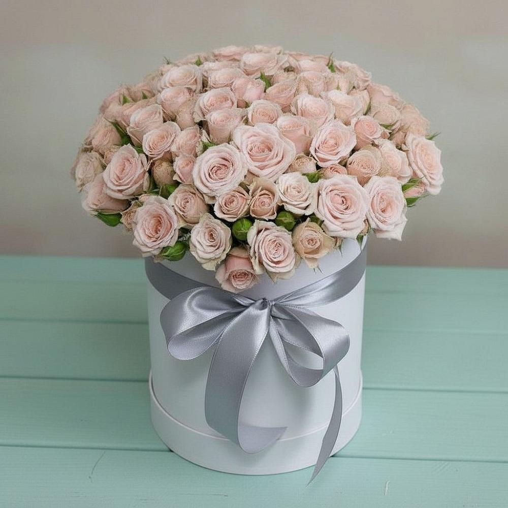 Цветочная композиция из Розы в шляпной коробке в Поселке дома отдыха Бекасово