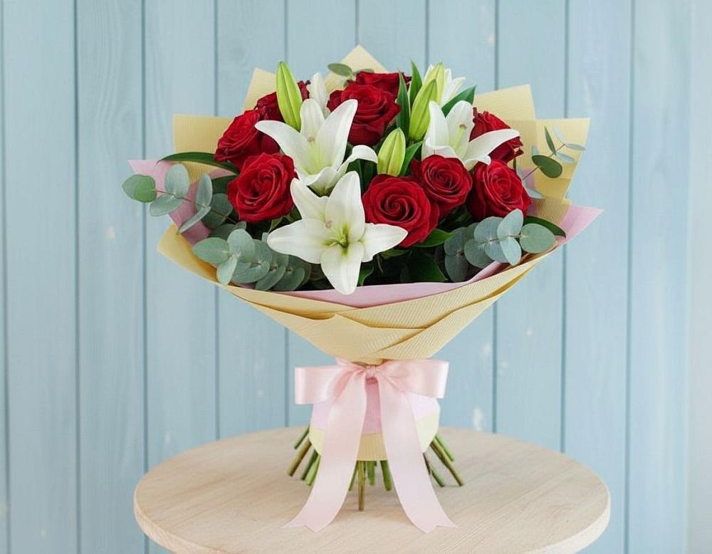 Букет цветов из: Лилии и Розы в Поселке дома отдыха Бекасово